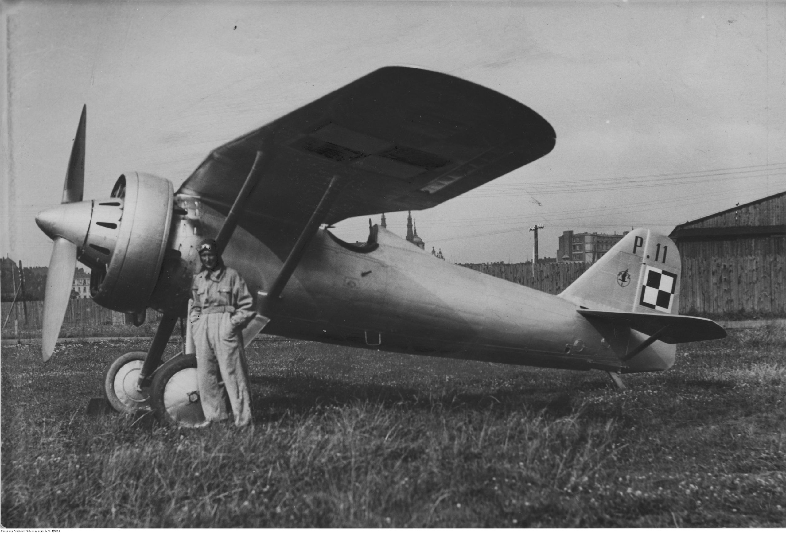 PZL P-11 – podstawowy polski myśliwiec w czasie kampanii polskiej 1939 r. (fot. Narodowe Archiwum Cyfrowe, sygn. 3/1/0/7/1833/1, domena publiczna)