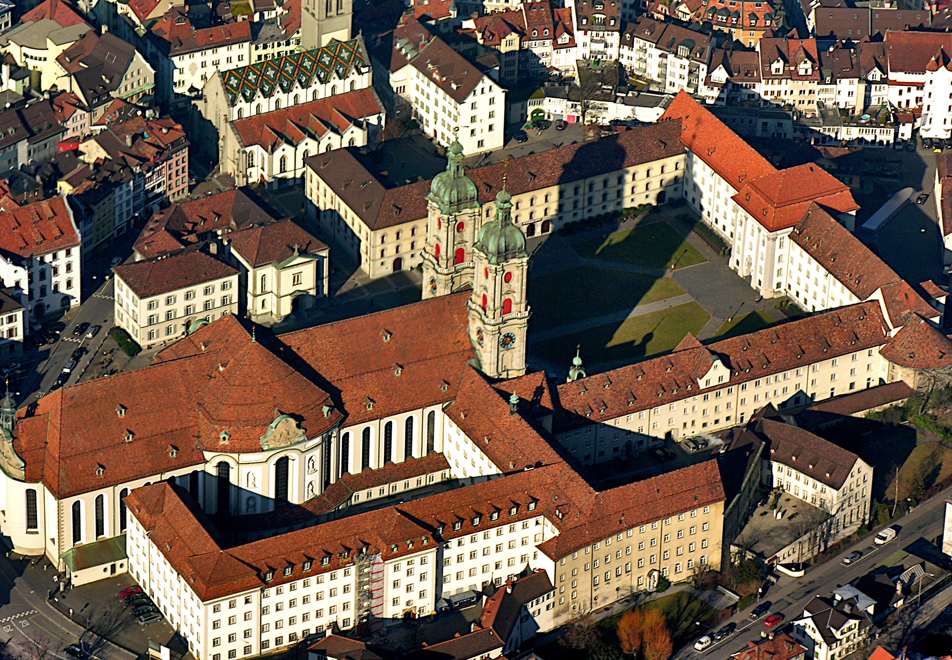Opactwo w Sankt Gallen widziane z lotu ptaka (fot. Hansueli Krapf, CC BY-SA 3.0)