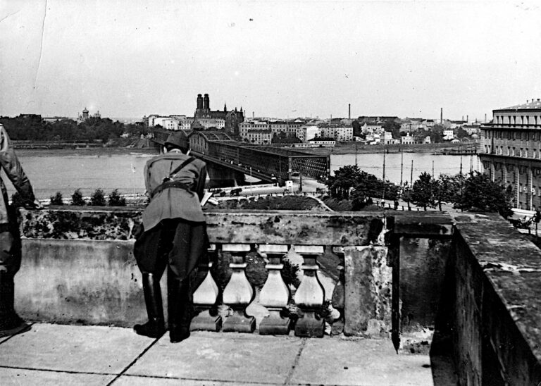 „Być albo nie być” powstańczej Warszawy. Szturm na Dom Schichta